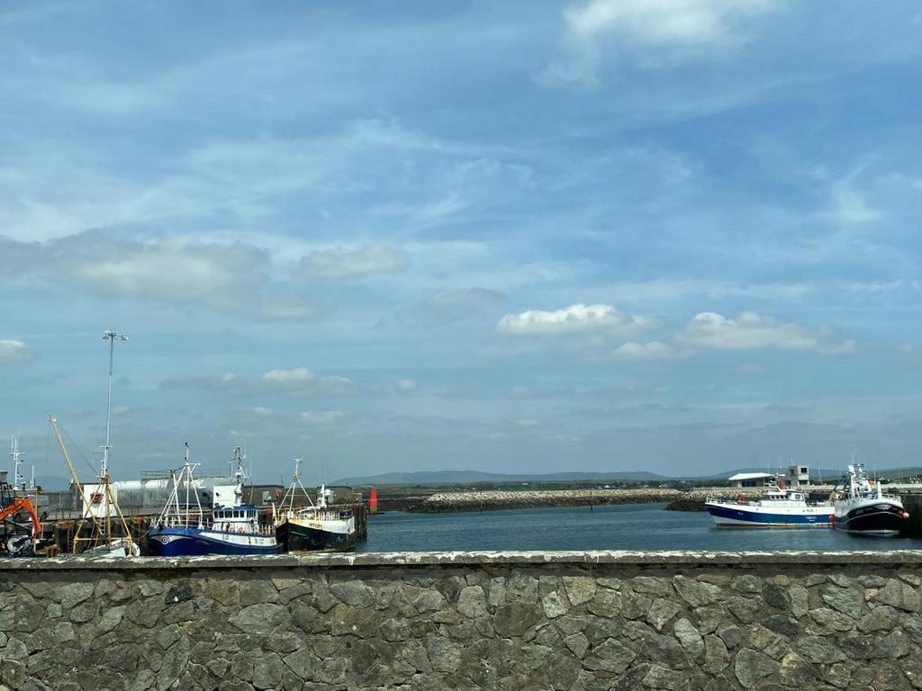 Loch Nuala Apartment Galway Bagian luar foto